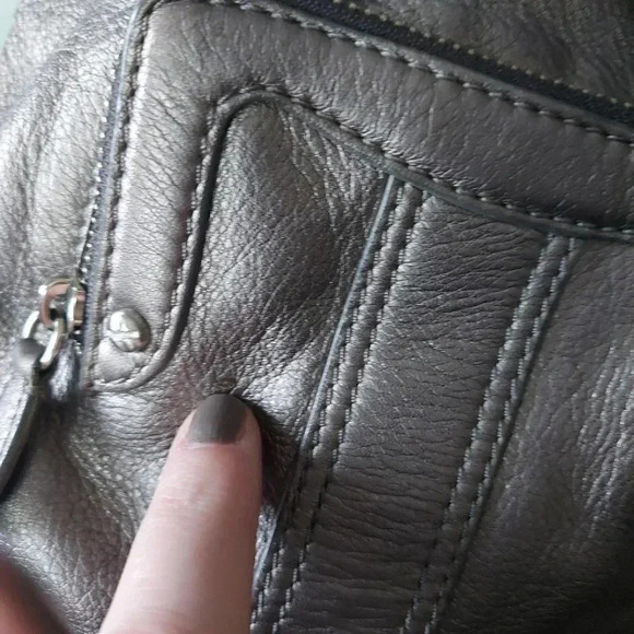 Cole Haan | Slouchy  Roomy Silver Metallic Leather Shoulder Bag - Picture 15 of 16